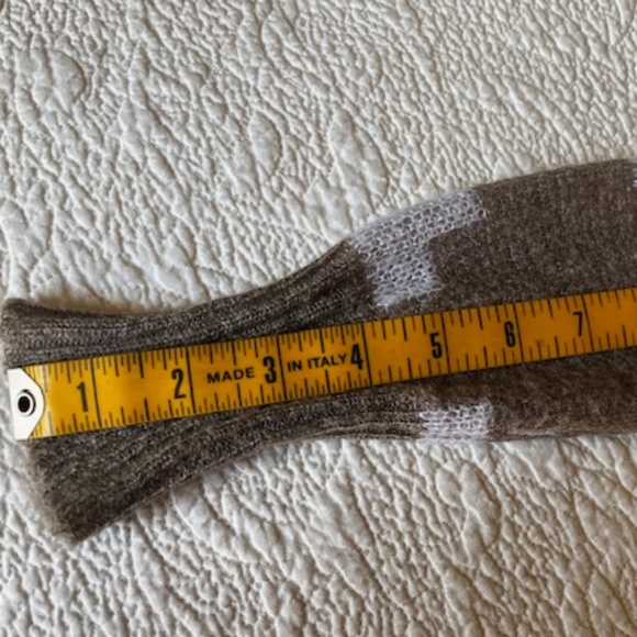 Women's - Press "I Want You to Stay" Beige & White Cross Sweater - Small - Picture 8 of 16